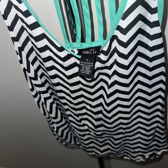 RUE21 TOP S - Picture 3 of 3